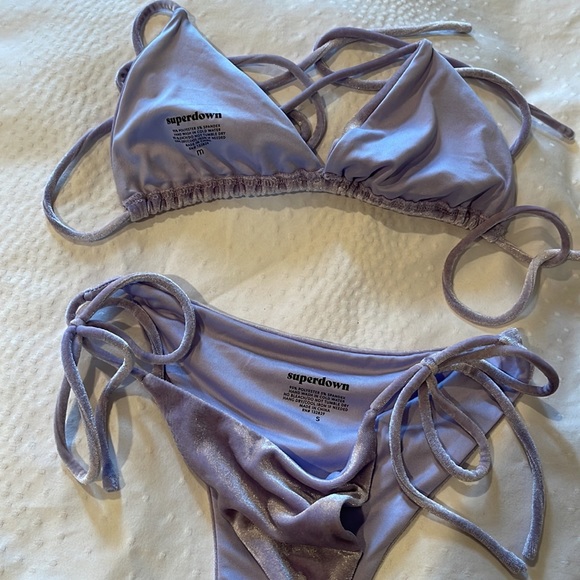 Superdown Velvet Bikini lavender - Picture 5 of 5